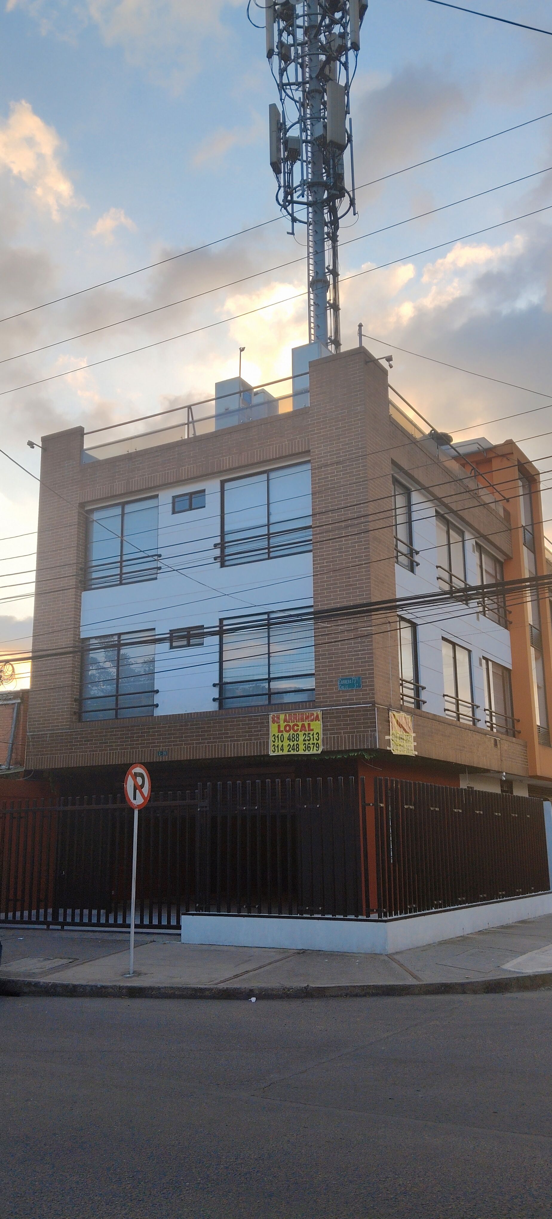 Local en arriendo Cundinamarca Bogotá Mandalay Et Ii 86 m2 Habitaciones 0 Baños 2 Garajes 0 Precio $3900000