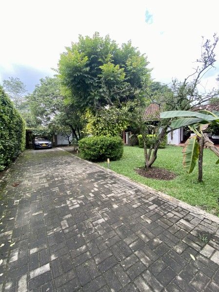 Casa en arriendo Valle Del Cauca Jamundí Ciudad Alfaguara 320 m2 Habitaciones 3 Baños 4 Garajes 5 Precio $4500000