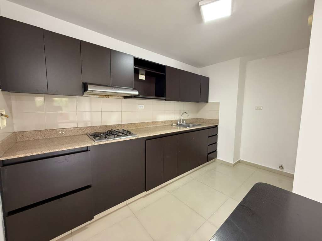 Apartamento en arriendo Antioquia Envigado La Inmaculada 95 m2 Habitaciones 3 Baños 2 Garajes 1 Precio $3300000