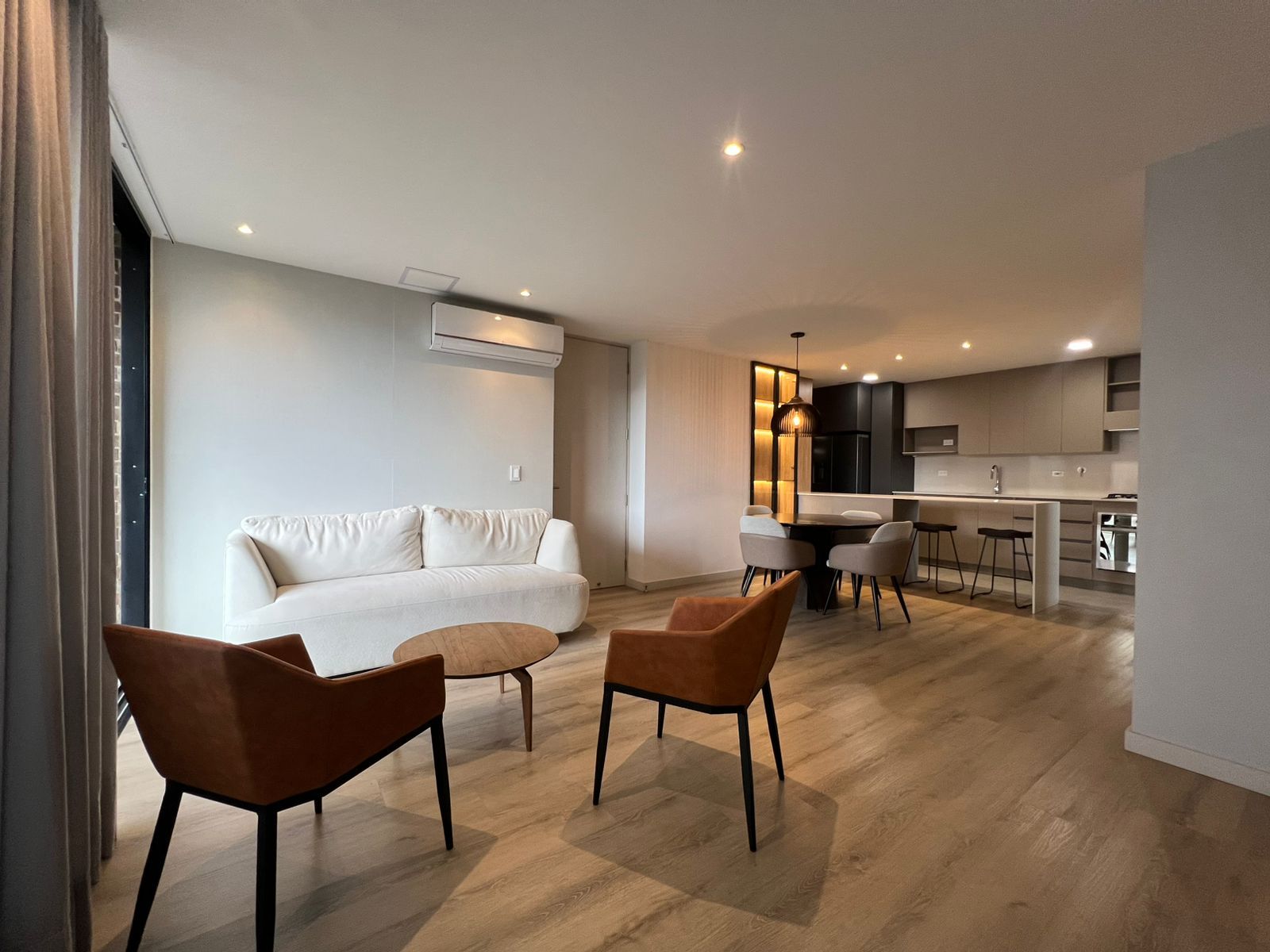 Apartamento en arriendo Antioquia Envigado La Inmaculada 98 m2 Habitaciones 3 Baños 2 Garajes 2 Precio $6650000