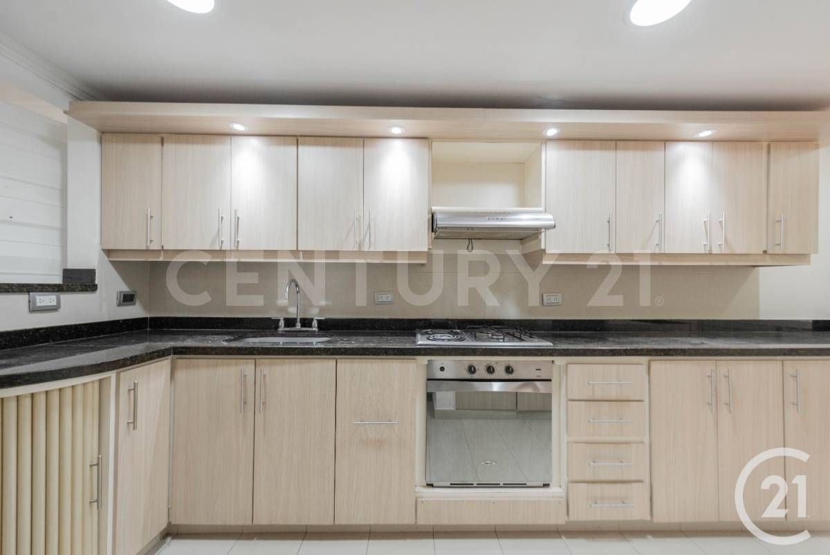 Apartamento en venta Antioquia Medellín La Candelaria 141 m2 Habitaciones 3 Baños 2 Garajes 2 Precio $1000000000