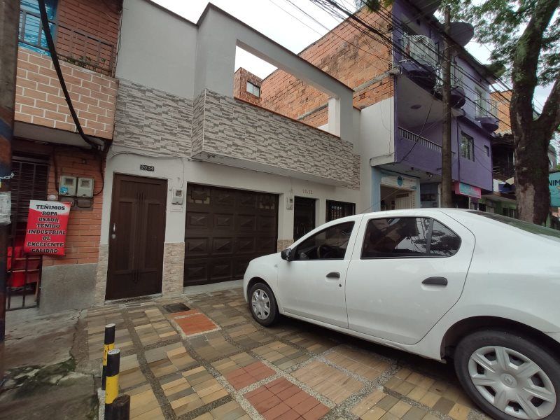 Casa en venta Antioquia Medellín San Bernardo 258 m2 Habitaciones 5 Baños 3 Garajes 0 Precio $1300000000