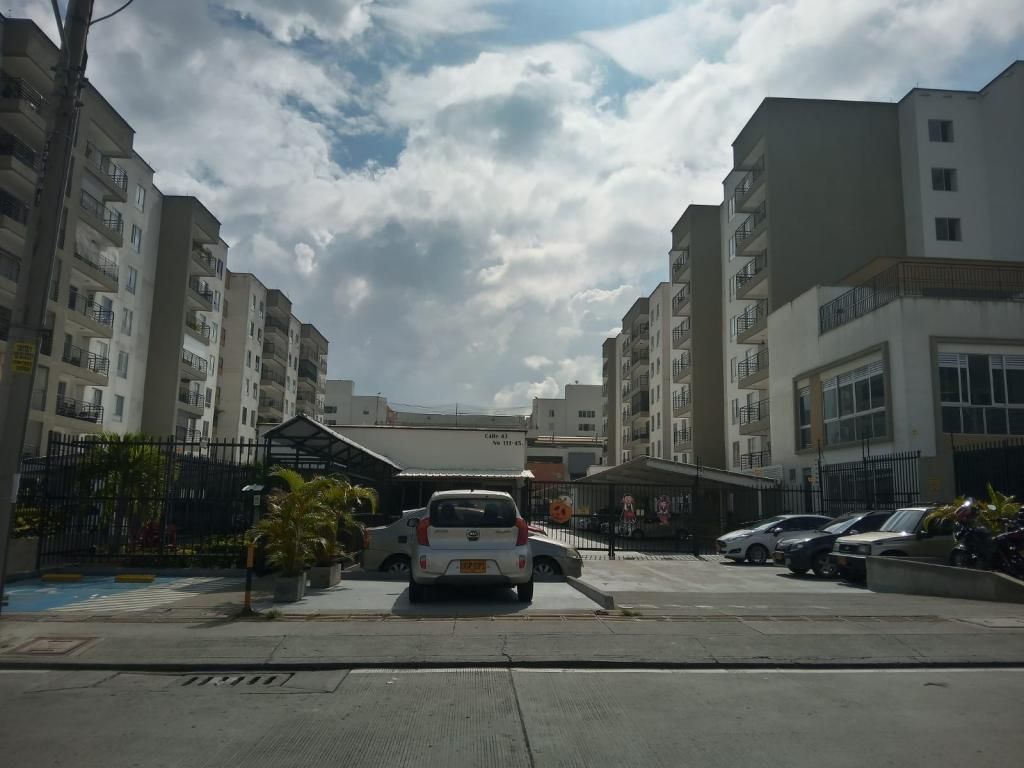 Apartamento en arriendo Valle Del Cauca Cali Conjunto Residencial Valparaiso Ciudad Bochalema 80 m2 Habitaciones 2 Baños 2 Garajes 1 Precio $1800000