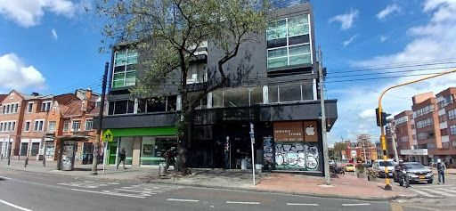 Edificio en venta Cundinamarca Bogotá Marly 400 m2 Habitaciones 18 Baños 22 Garajes 1 Precio $7000000000