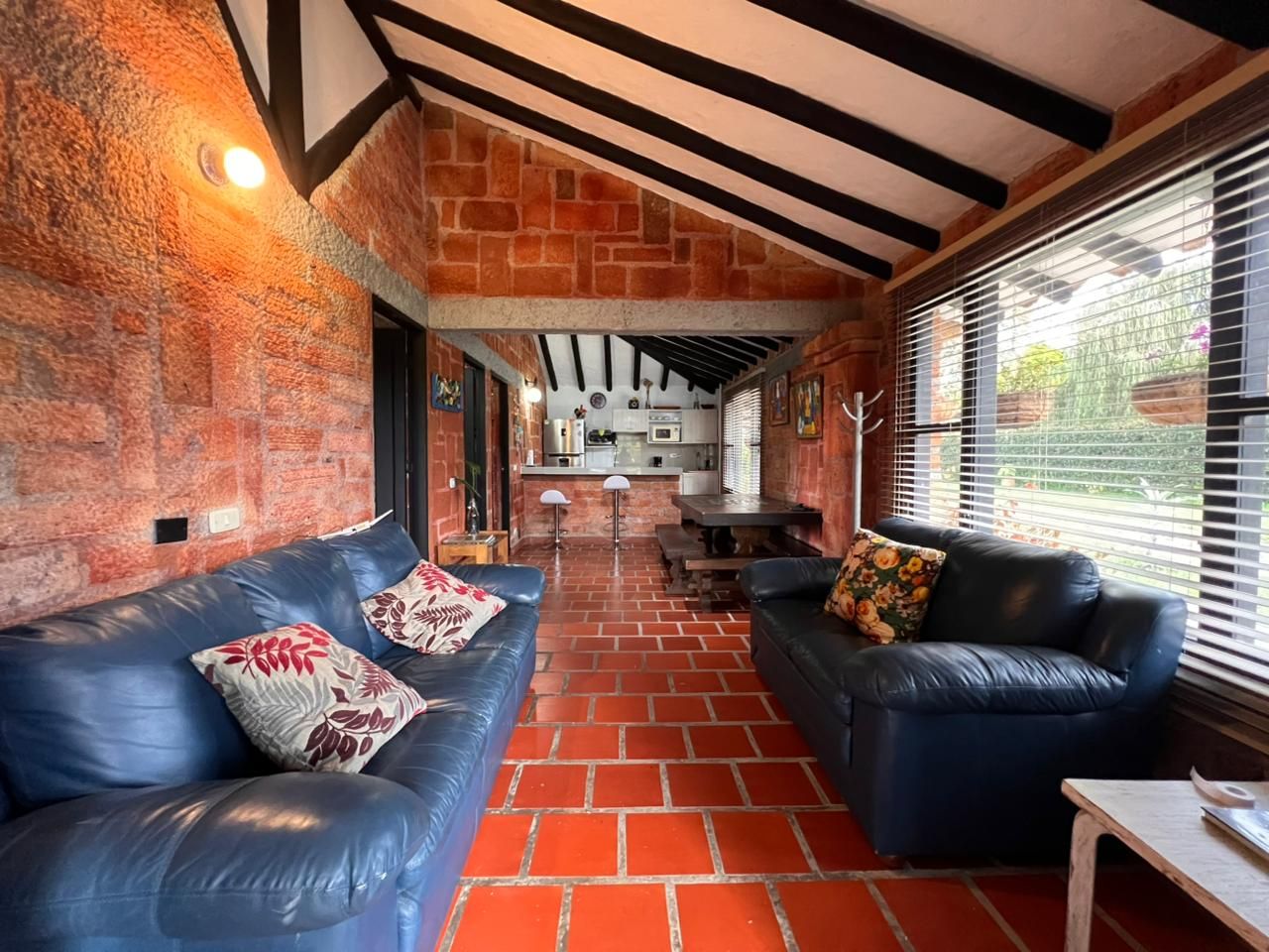 Casa en arriendo Antioquia Medellín Villanueva 100 m2 Habitaciones 2 Baños 2 Garajes 2 Precio $4300000