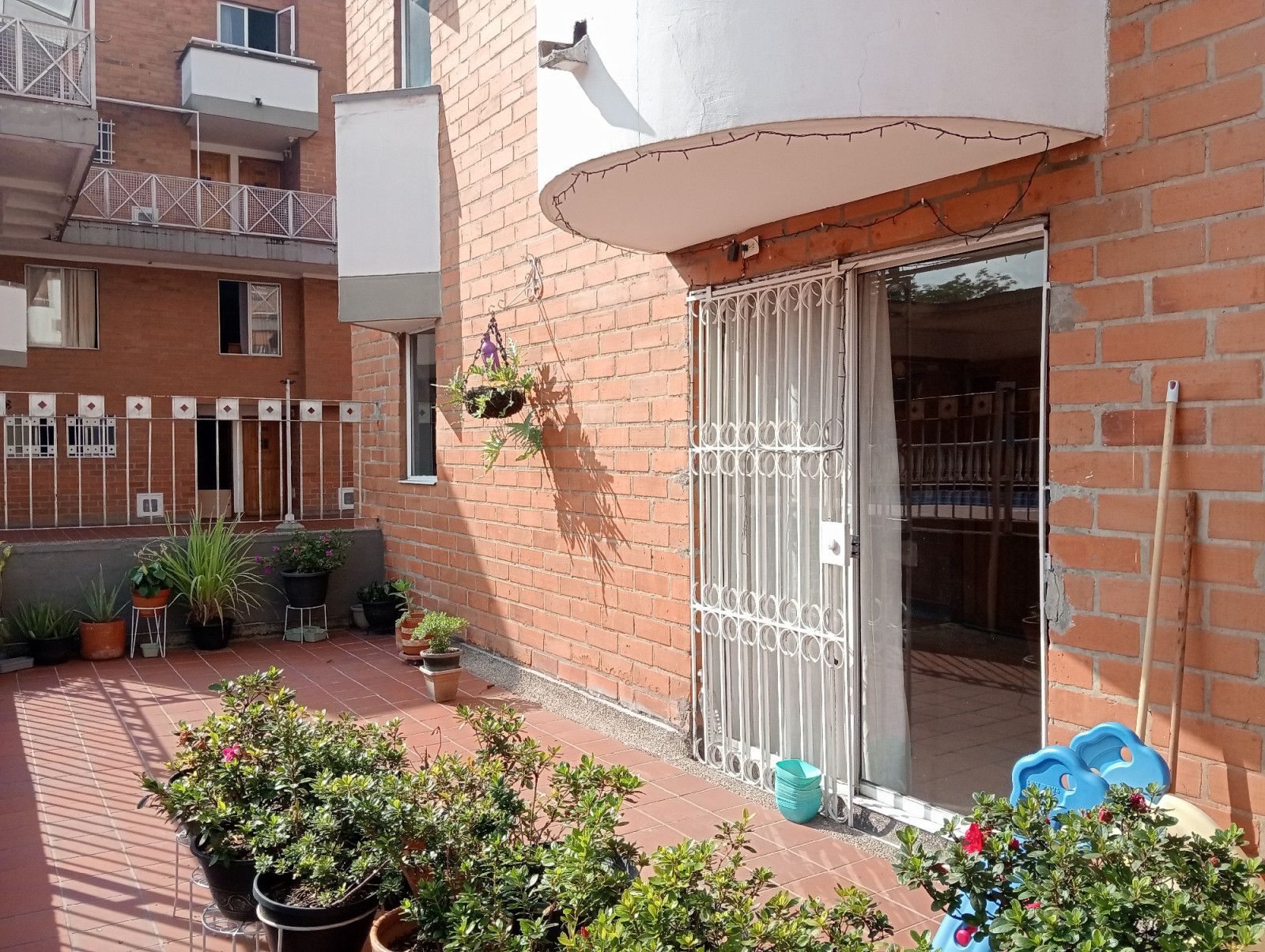 Casa en arriendo Antioquia Medellín La Mota 90 m2 Habitaciones 3 Baños 2 Garajes 1 Precio $3500000