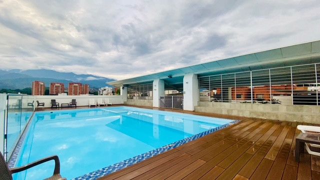 Apartamento en arriendo Valle Del Cauca Cali Urbanización Ciudad Jardín 124 m2 Habitaciones 3 Baños 3 Garajes 2 Precio $3800000