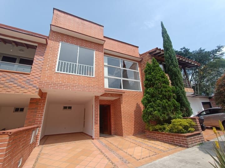 Casa en venta Antioquia La Estrella La Ospina 170 m2 Habitaciones 4 Baños 3 Garajes 1 Precio $900000000