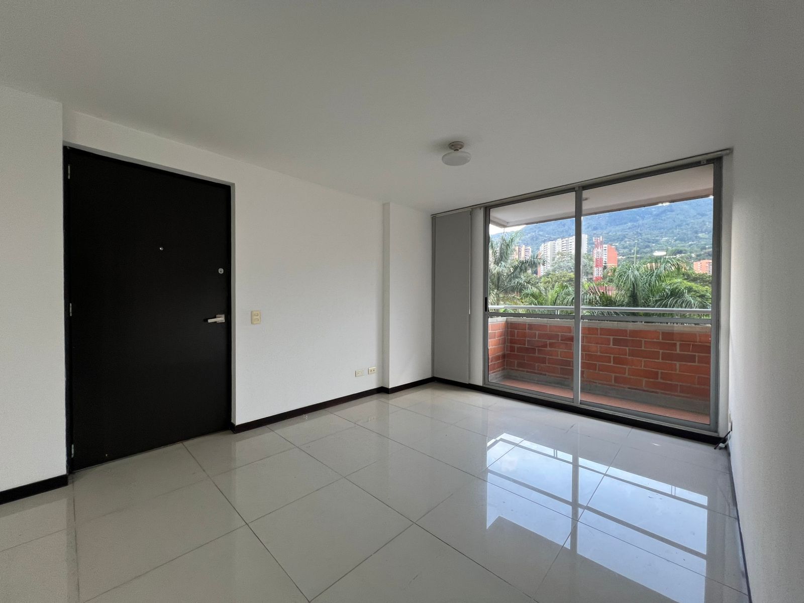 Apartamento en arriendo Antioquia Envigado La Mesa 95 m2 Habitaciones 3 Baños 2 Garajes 1 Precio $3450000