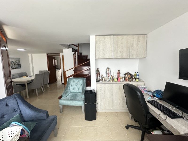 Casa en venta Antioquia Itagüí Ditaires 10917 m2 Habitaciones 4 Baños 4 Garajes 2 Precio $820000000