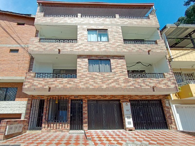 Casa en arriendo Antioquia Medellín Miravalle 125 m2 Habitaciones 3 Baños 2 Garajes 1 Precio $3500000