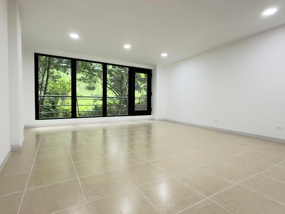 Local en arriendo o venta Antioquia Medellín El Poblado 45 m2 Habitaciones 0 Baños 1 Garajes 1 Precio venta $610000000 Precio arriendo $5700000