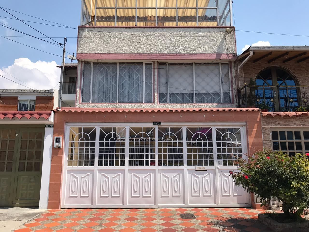 Casa en venta Cundinamarca Bogotá Provivienda Norte 250 m2 Habitaciones 4 Baños 2 Garajes 3 Precio $850000000