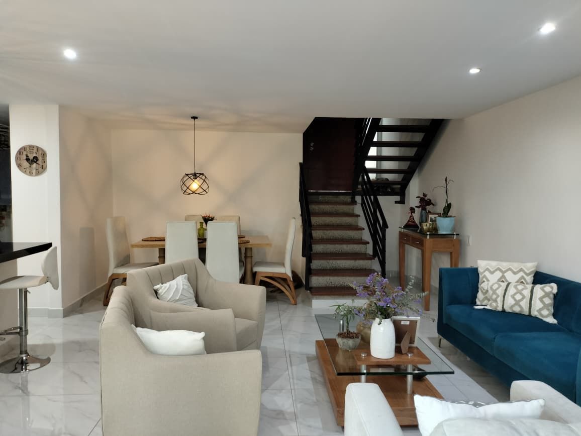 Casa en venta Antioquia Medellín Las Lomas No1 230 m2 Habitaciones 4 Baños 4 Garajes 2 Precio $1550000000