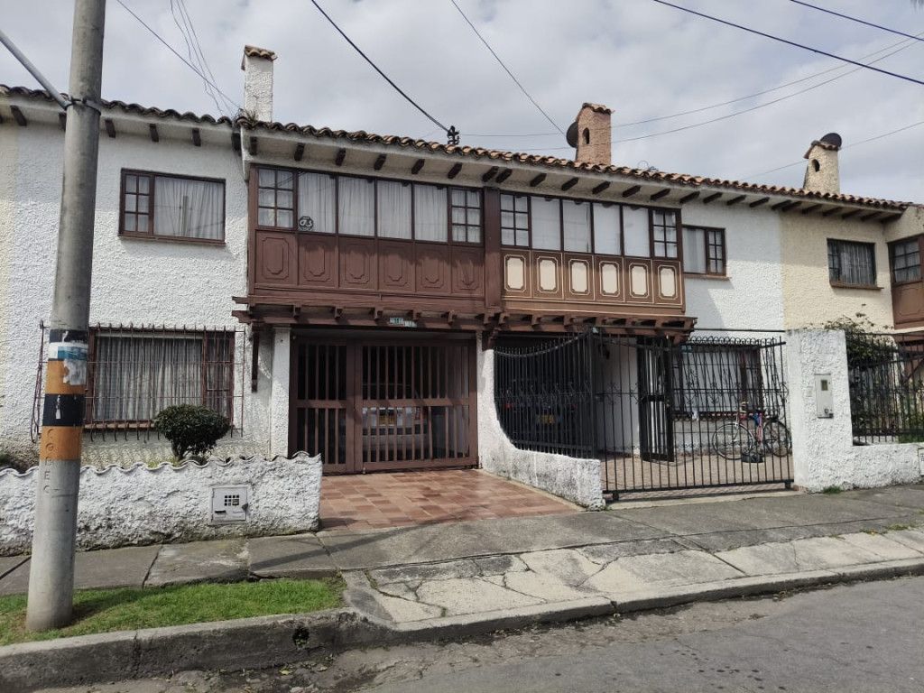Casa en venta Cundinamarca Bogotá Julio Flórez 166 m2 Habitaciones 3 Baños 4 Garajes 1 Precio $795000000