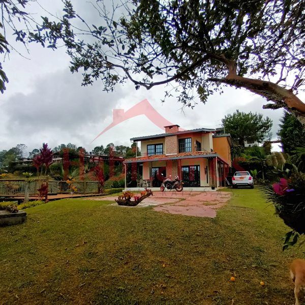 Casa en arriendo Antioquia Marinilla Vereda Gaviria 900 m2 Habitaciones 2 Baños 3 Garajes 3 Precio $3500000