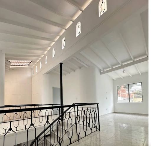 Casa en arriendo Antioquia Medellín Urbanizacion Los Colores 300 m2 Habitaciones 5 Baños 4 Garajes 2 Precio $7900000