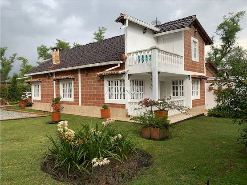 Finca en venta Antioquia Rionegro El Porvenir 313 m2 Habitaciones 4 Baños 3 Garajes 2 Precio $1900000000