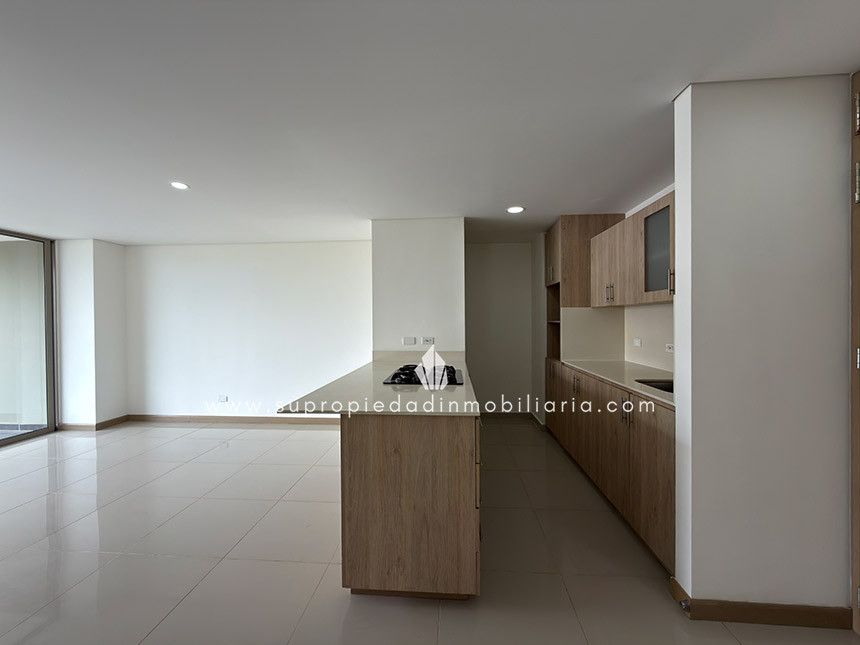 Apartamento en arriendo Antioquia Envigado El Esmeraldal 88 m2 Habitaciones 3 Baños 2 Garajes 2 Precio $5200000