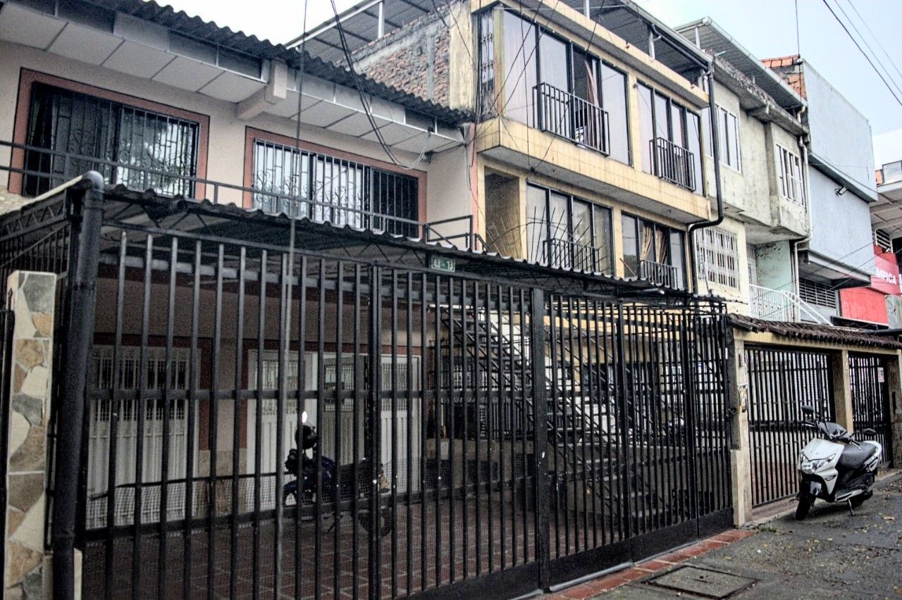 Casa en venta Valle Del Cauca Cali San Judas Tadeo I 170 m2 Habitaciones 5 Baños 3 Garajes 2 Precio $330000000