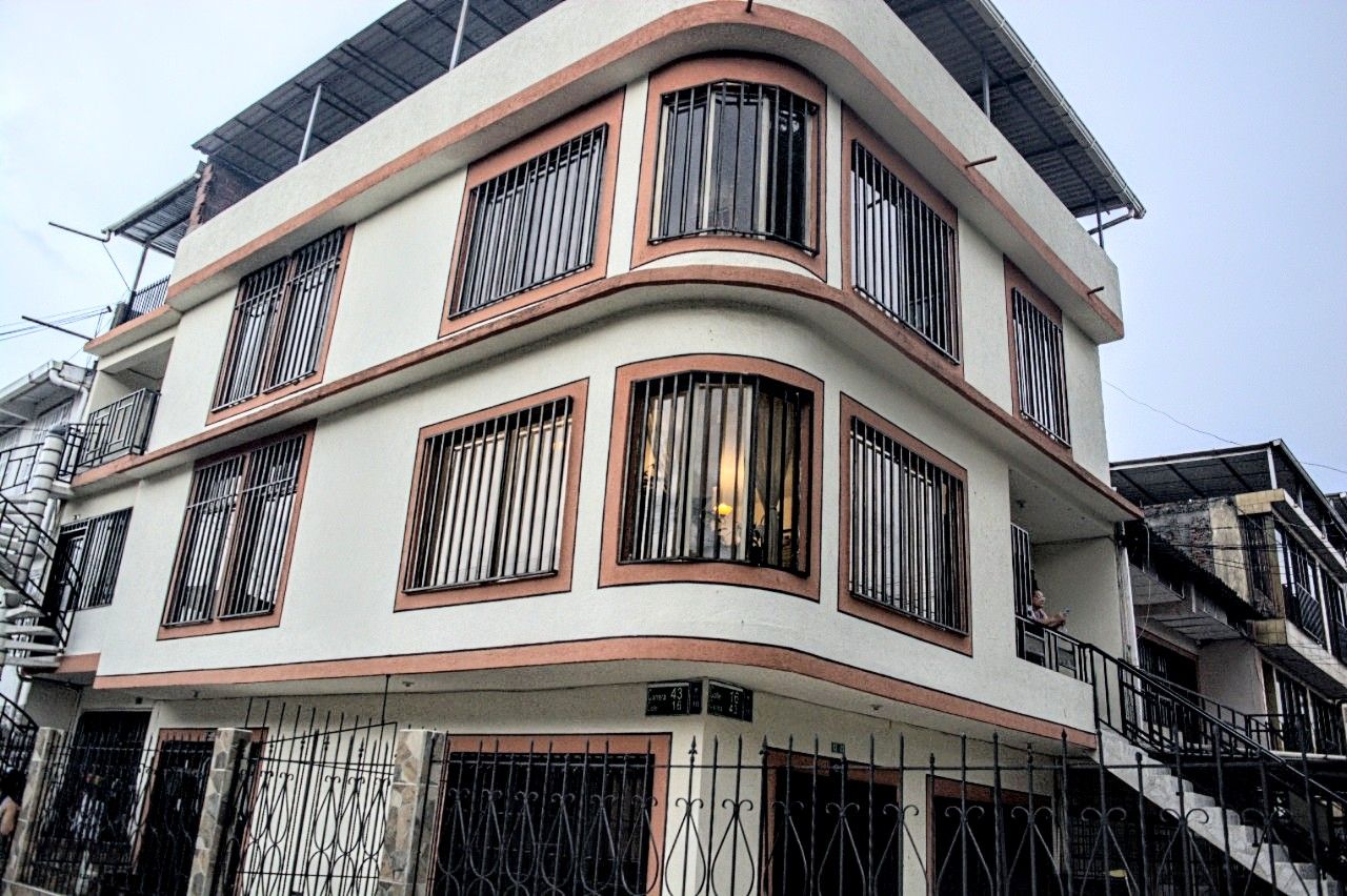 Edificio en venta Valle Del Cauca Cali San Judas Tadeo I 700 m2 Habitaciones 14 Baños 9 Garajes 4 Precio $930000000