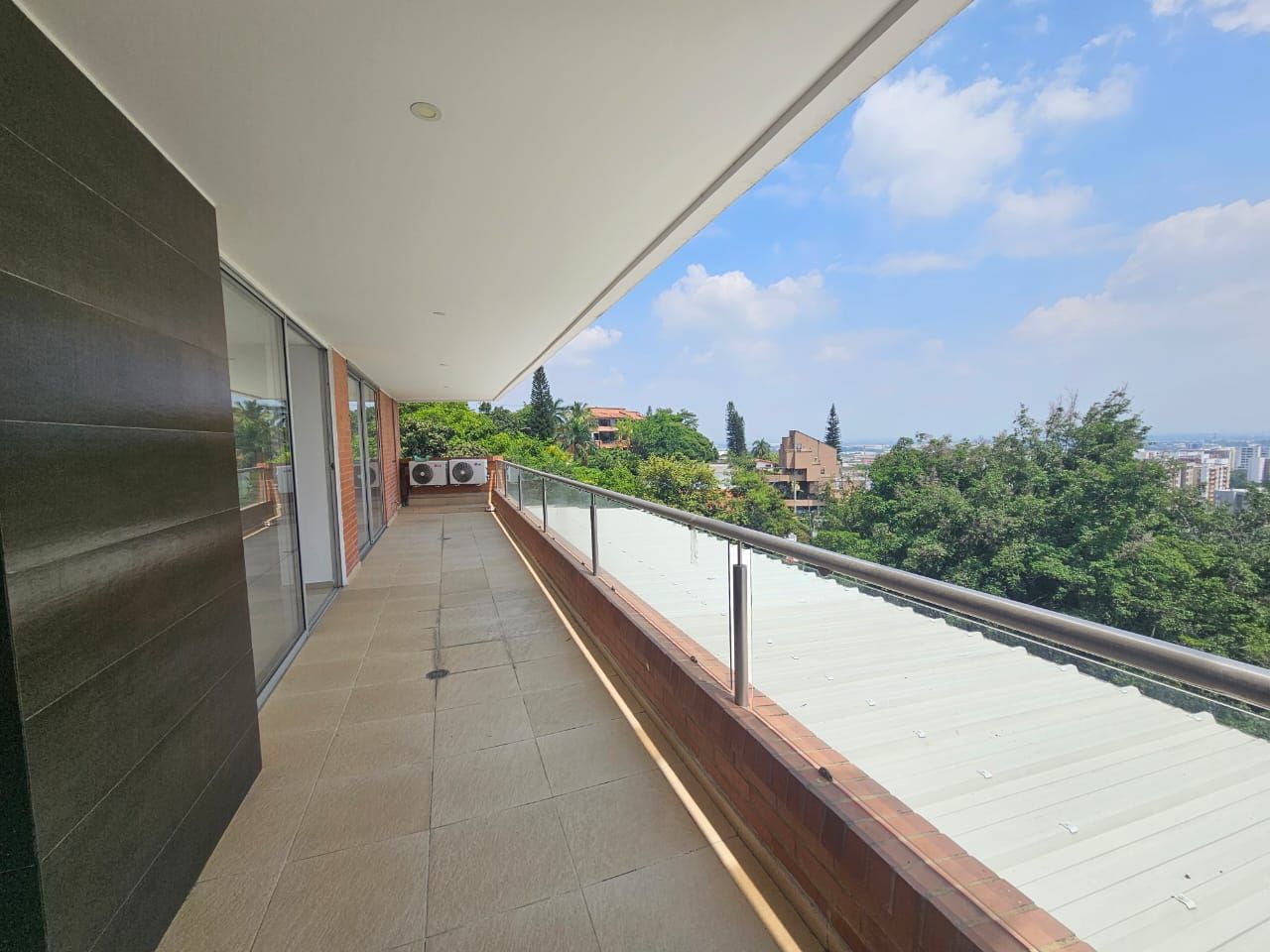 Apartamento en venta Valle Del Cauca Cali Menga 142 m2 Habitaciones 3 Baños 4 Garajes 3 Precio $715000000