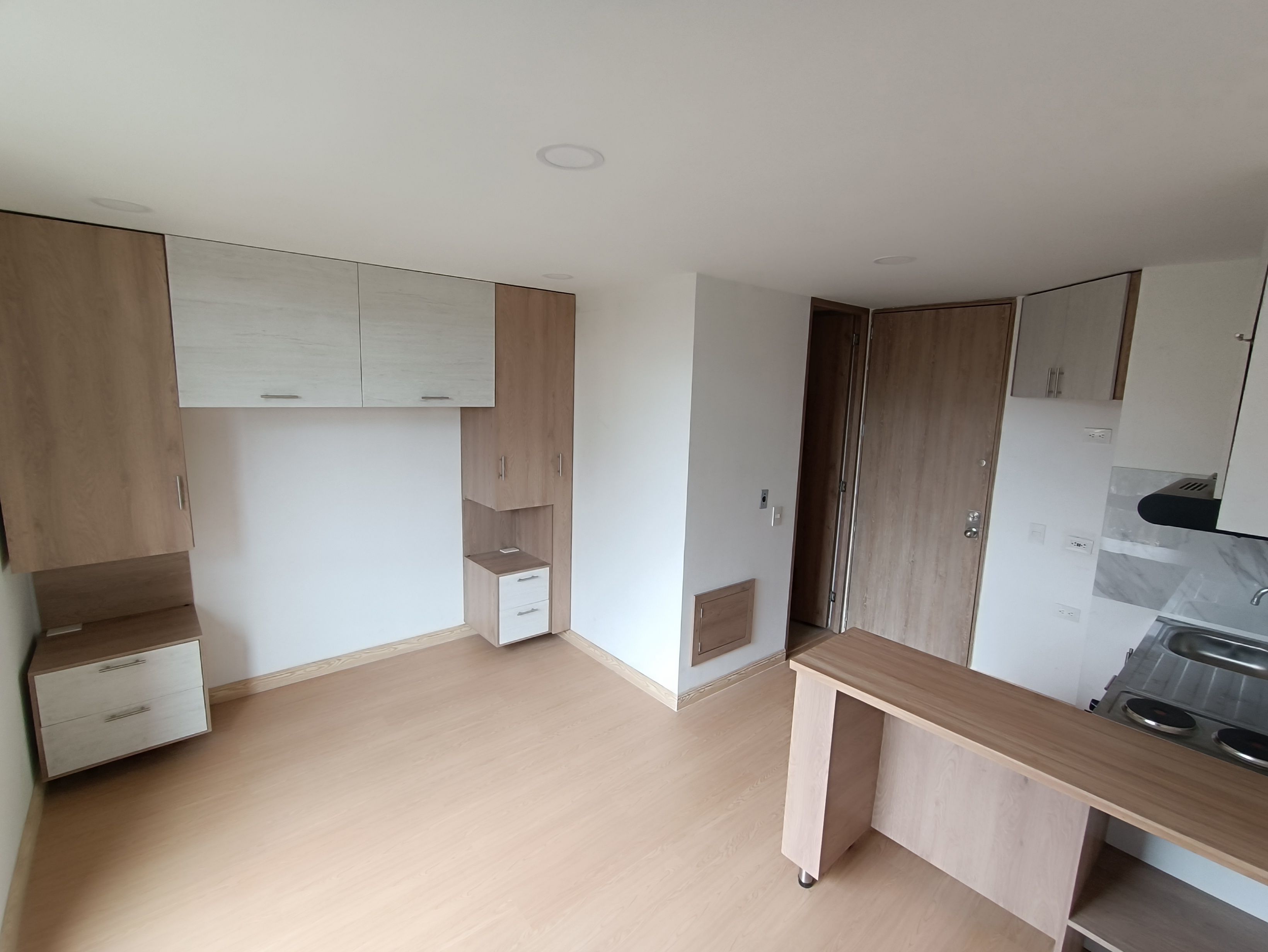 Apartaestudio en arriendo Cundinamarca Bogotá Cjr Zentralzajari 20 m2 Habitaciones 1 Baños 1 Garajes 0 Precio $1400000