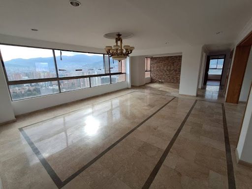 Apartaestudio en arriendo Antioquia Medellín Los Balsos No2 230 m2 Habitaciones 3 Baños 5 Garajes 3 Precio $12000000