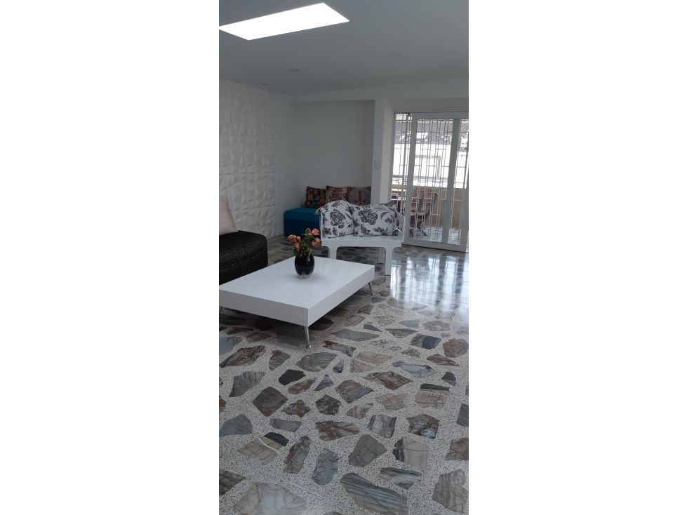 Casa en venta Antioquia Medellín Simon Bolivar 350 m2 Habitaciones 5 Baños 4 Garajes 3 Precio $1700000000