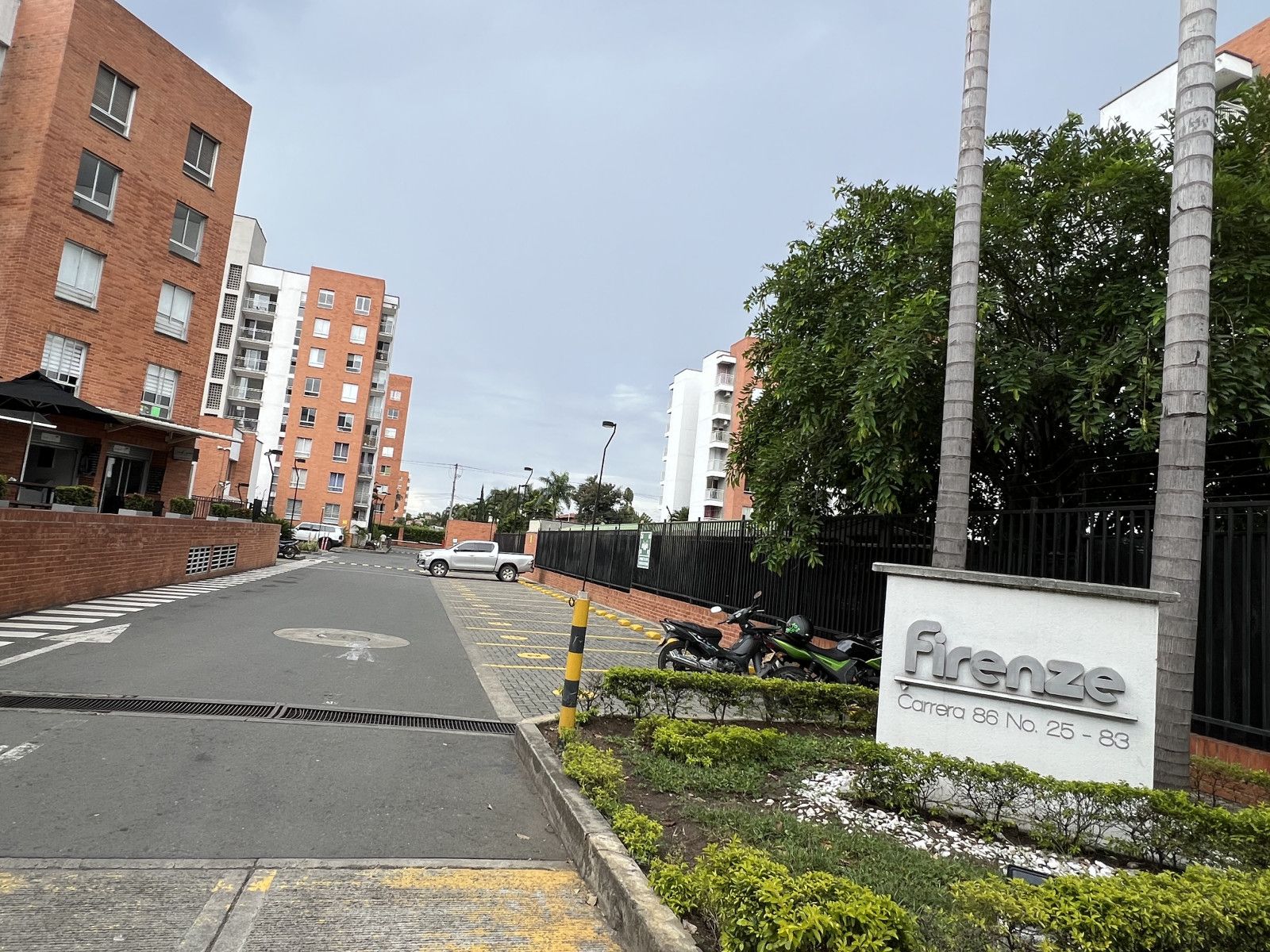 Apartamento en arriendo Valle Del Cauca Cali Lili 90 m2 Habitaciones 3 Baños 3 Garajes 1 Precio $2200000