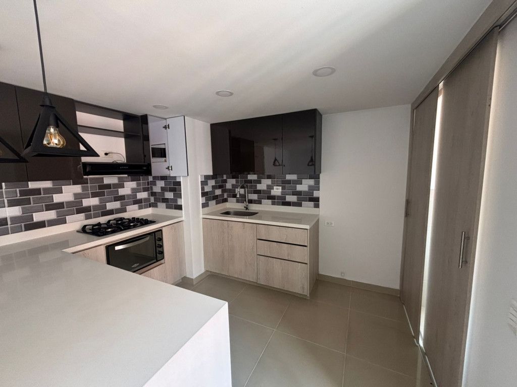 Apartamento en arriendo Antioquia Sabaneta Sabaneta 65 m2 Habitaciones 3 Baños 2 Garajes 1 Precio $2300000