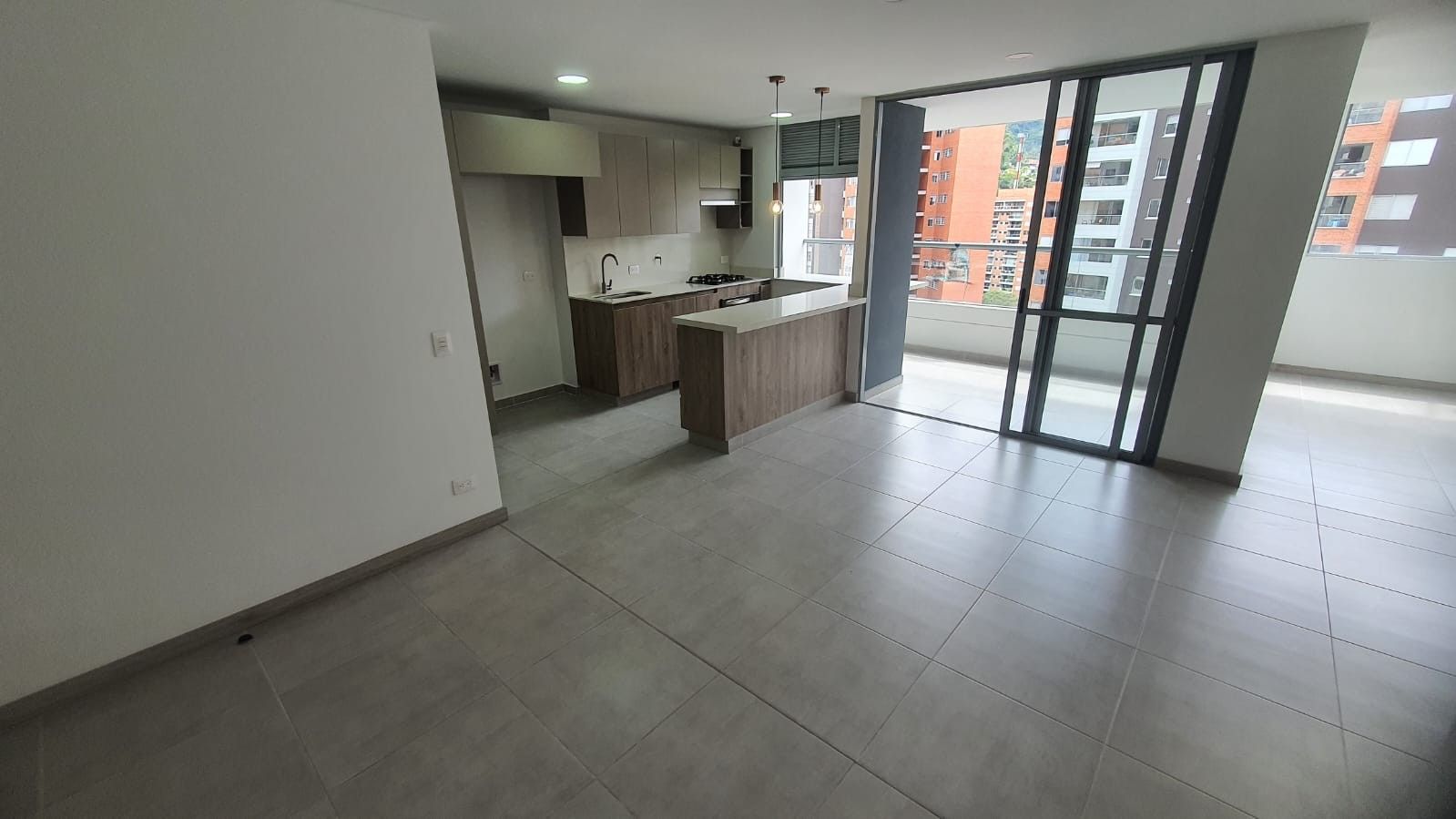 Apartamento en arriendo Antioquia Envigado El Esmeraldal 108 m2 Habitaciones 2 Baños 2 Garajes 1 Precio $5800000