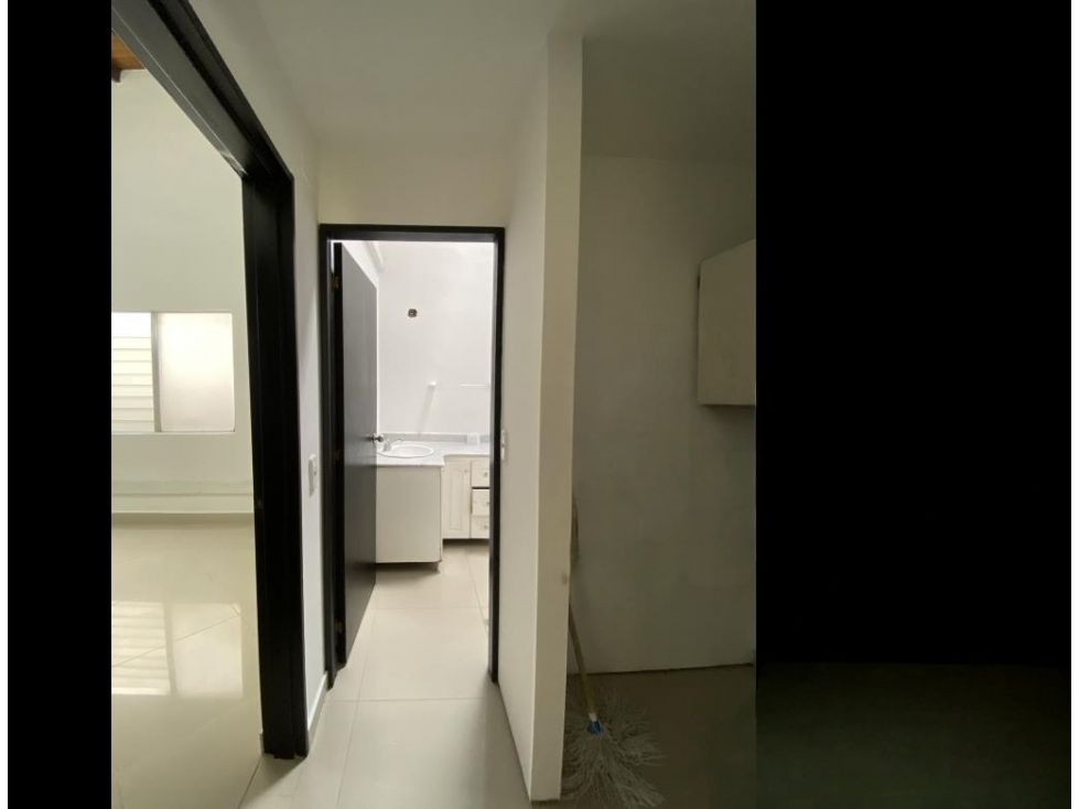 Oficina en arriendo Antioquia Medellín Las Acacias 42 m2 Habitaciones 0 Baños 1 Garajes 0 Precio $3000000