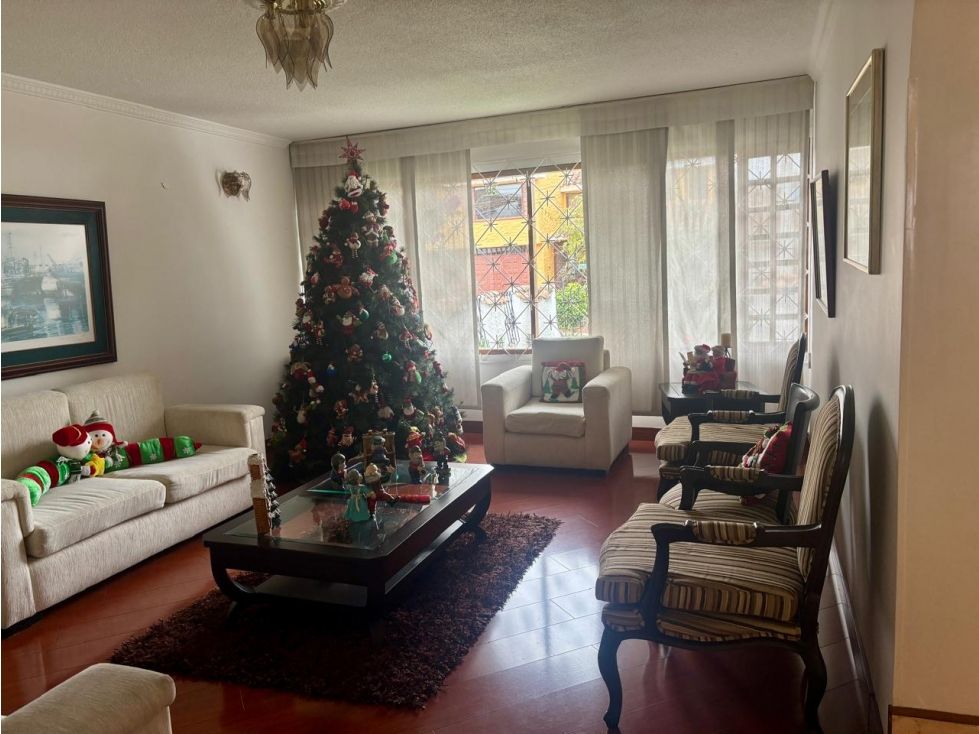 Casa en venta Cundinamarca Bogotá Niza Norte 380 m2 Habitaciones 4 Baños 3 Garajes 4 Precio $1500000000