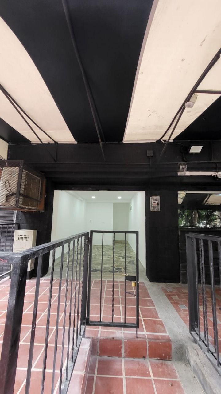 Local Comercial en arriendo Antioquia Medellín La Castellana 30 m2 Habitaciones 1 Baños 1 Garajes 0 Precio $1800000