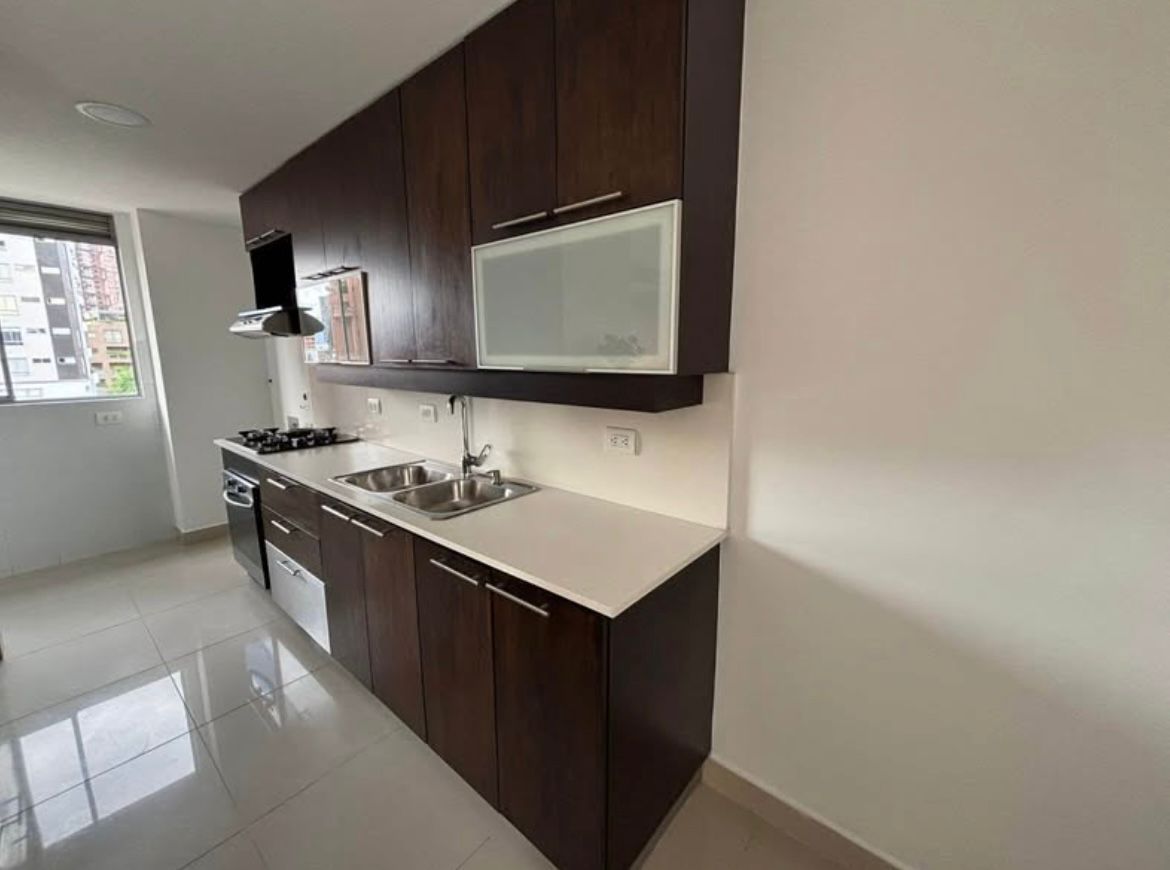 Apartamento en arriendo Antioquia Medellín La Linde 100 m2 Habitaciones 2 Baños 2 Garajes 2 Precio $5500000