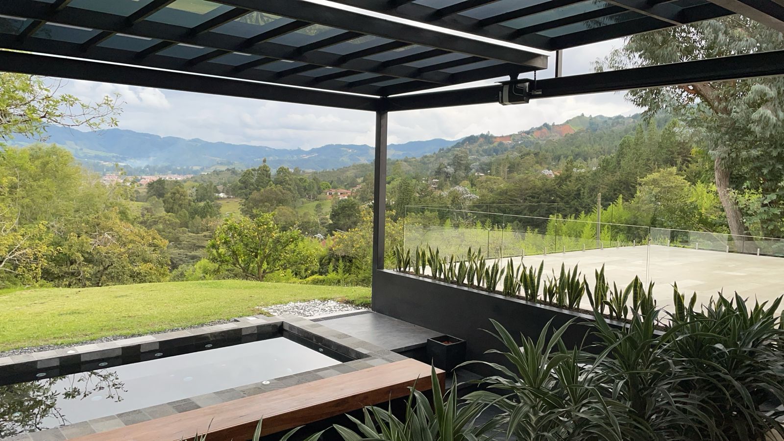 Finca en arriendo Antioquia La Ceja La Ceja 350 m2 Habitaciones 4 Baños 5 Garajes 2 Precio $11200000