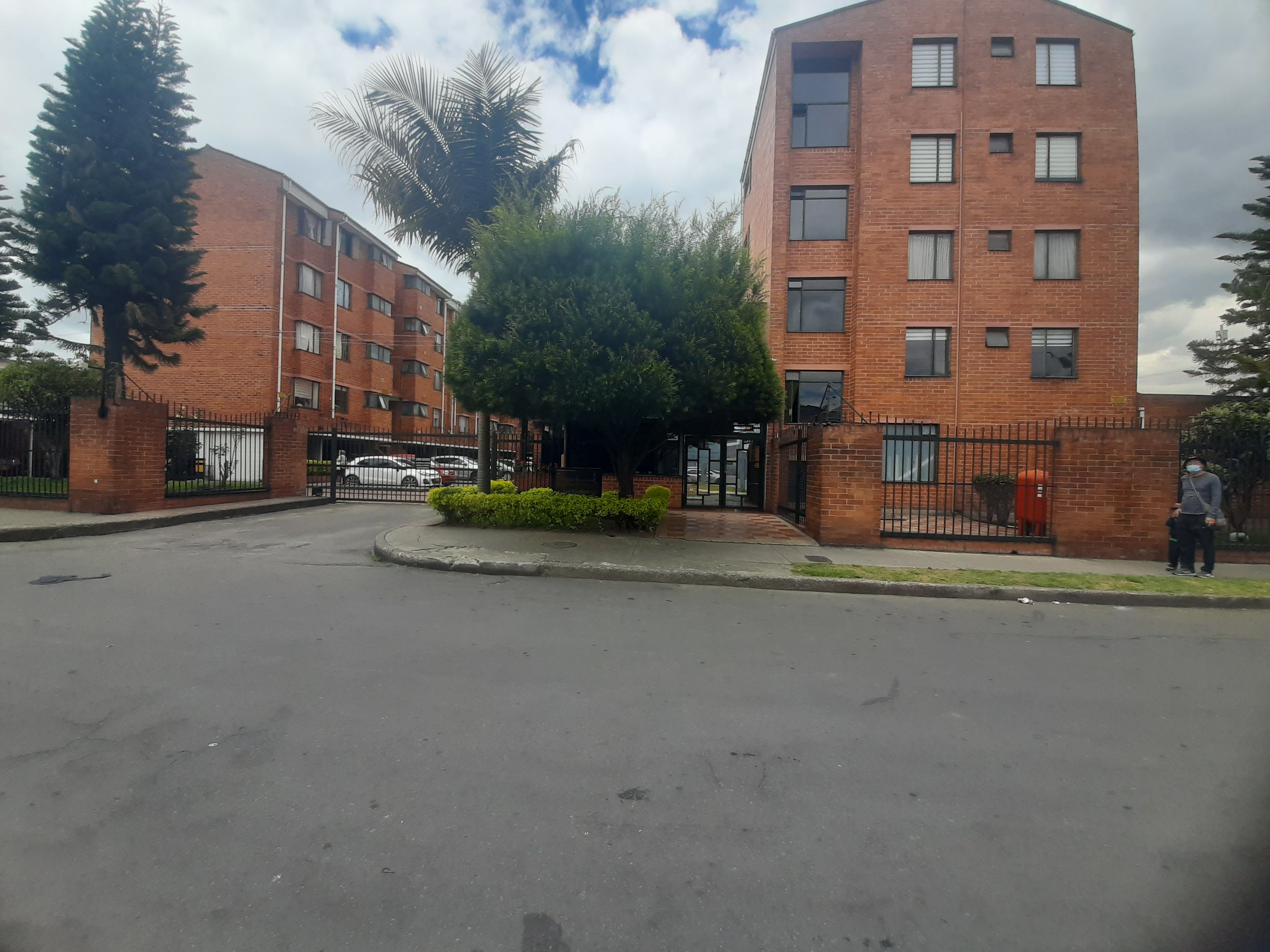 Apartamento en venta Cundinamarca Bogotá Cjr Los Robles 58 m2 Habitaciones 3 Baños 2 Garajes 1 Precio $320000000
