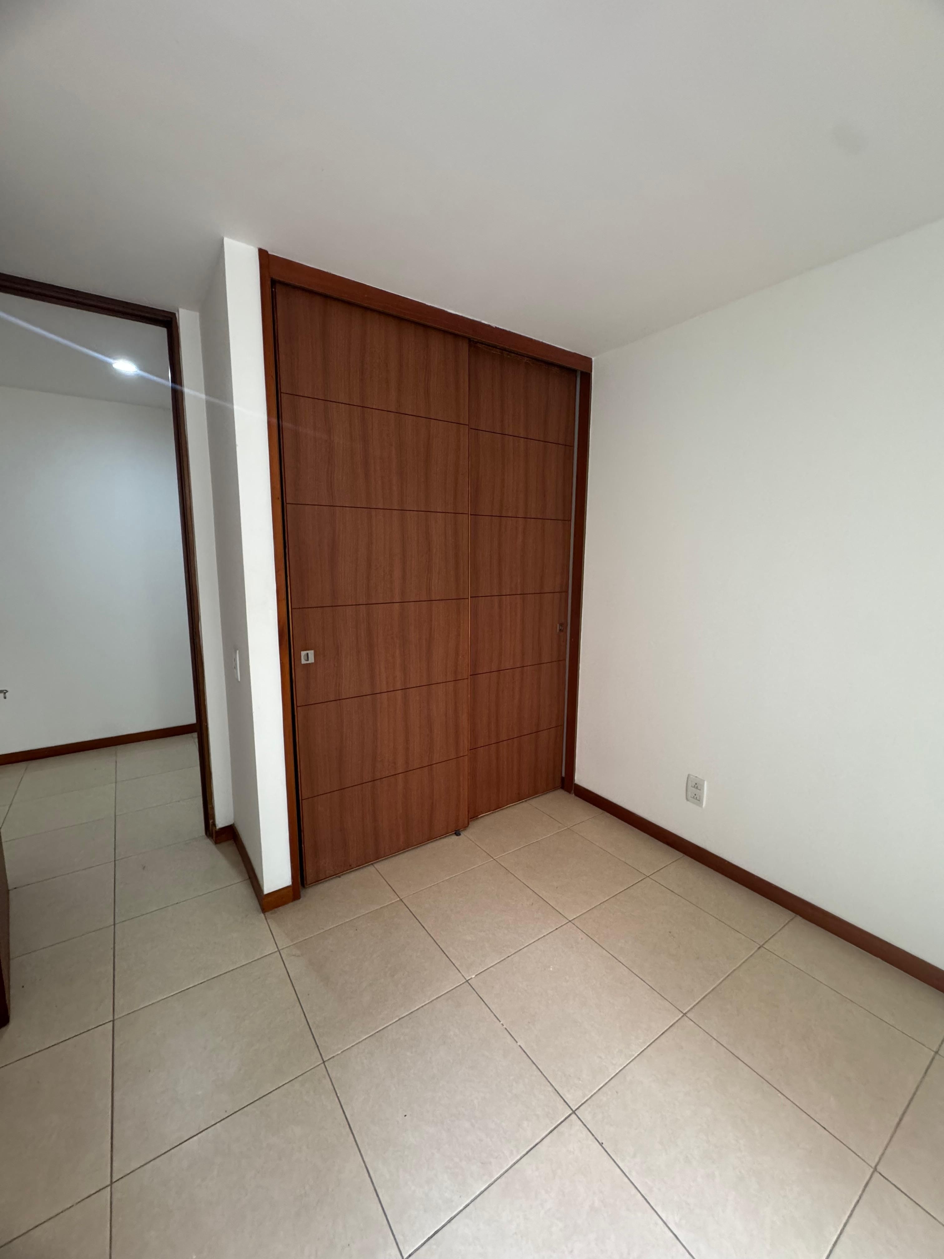 Apartamento en arriendo Antioquia Envigado Bosques De Zúñiga 87 m2 Habitaciones 3 Baños 2 Garajes 1 Precio $4300000