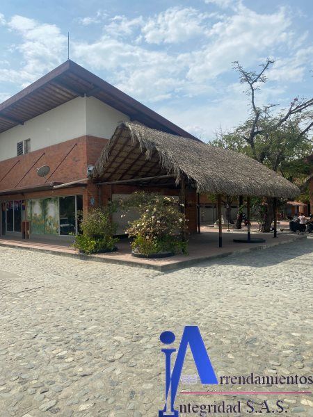 Local en arriendo o venta Antioquia Santafé De Antioquia Santafé De Antioquia 78 m2 Habitaciones 0 Baños 1 Garajes 0 Precio venta $750000000 Precio arriendo $1900000