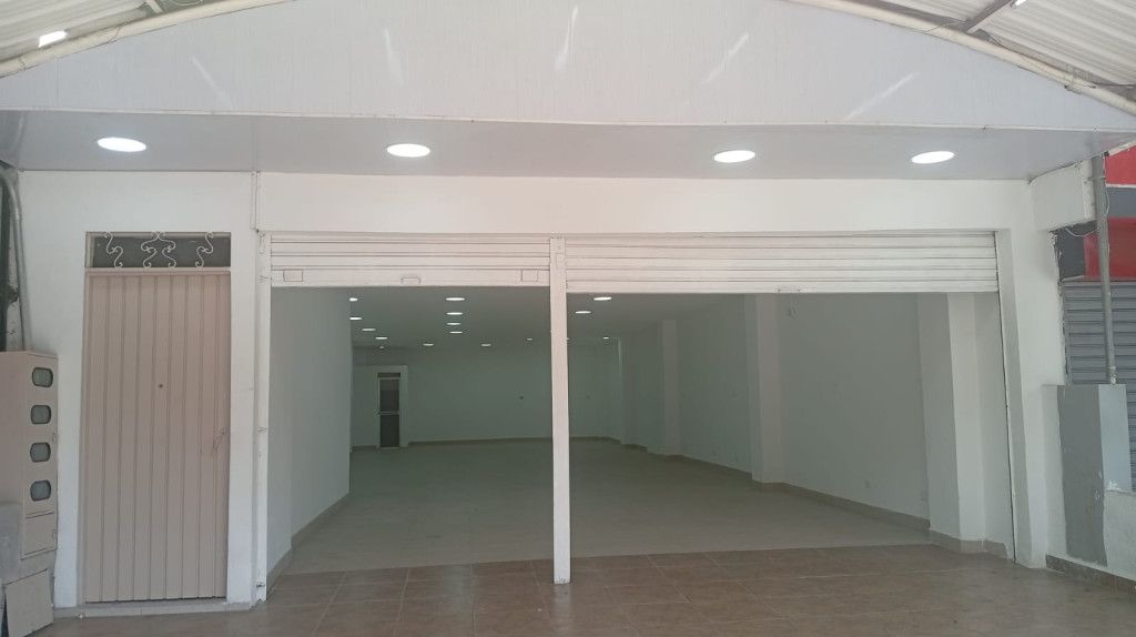 Local en arriendo Valle Del Cauca Cali El Sena 92 m2 Habitaciones 0 Baños 1 Garajes 0 Precio $4500000