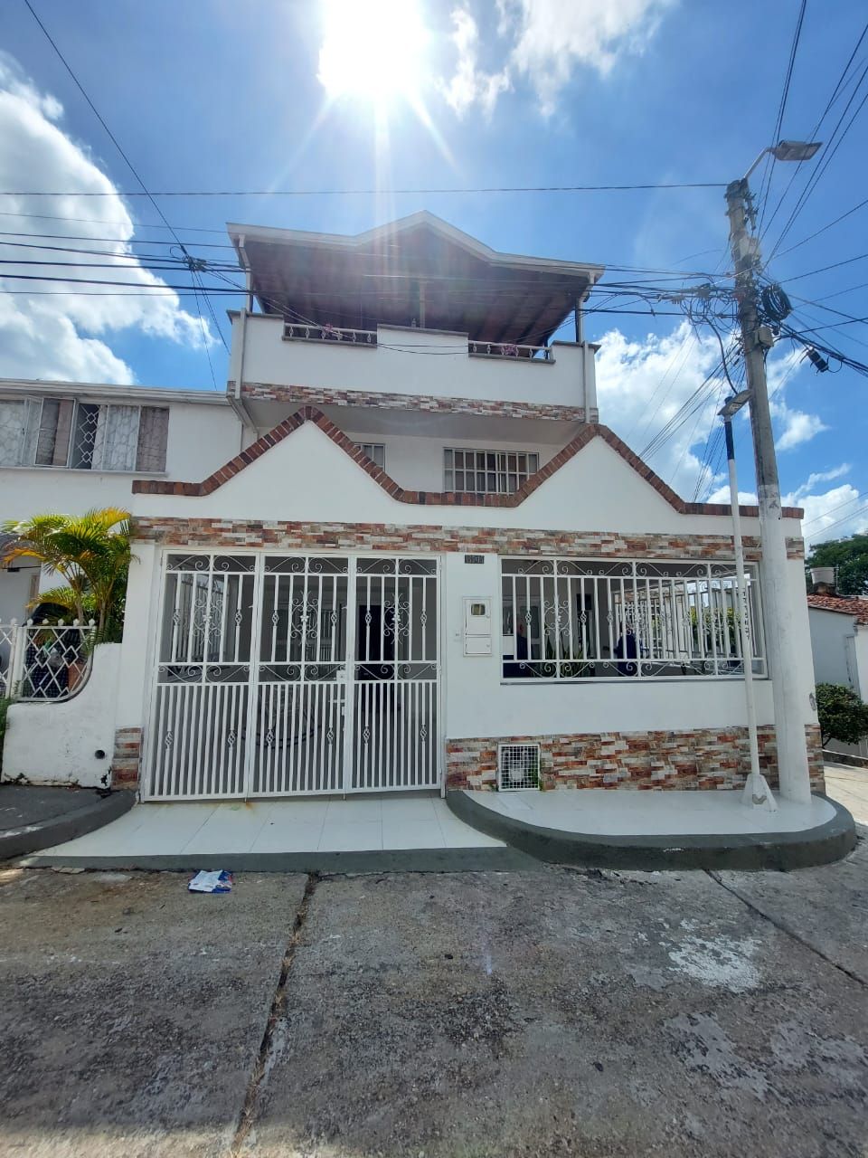 Casa en venta Santander Floridablanca Villa España 209 m2 Habitaciones 5 Baños 4 Garajes 2 Precio $680000000
