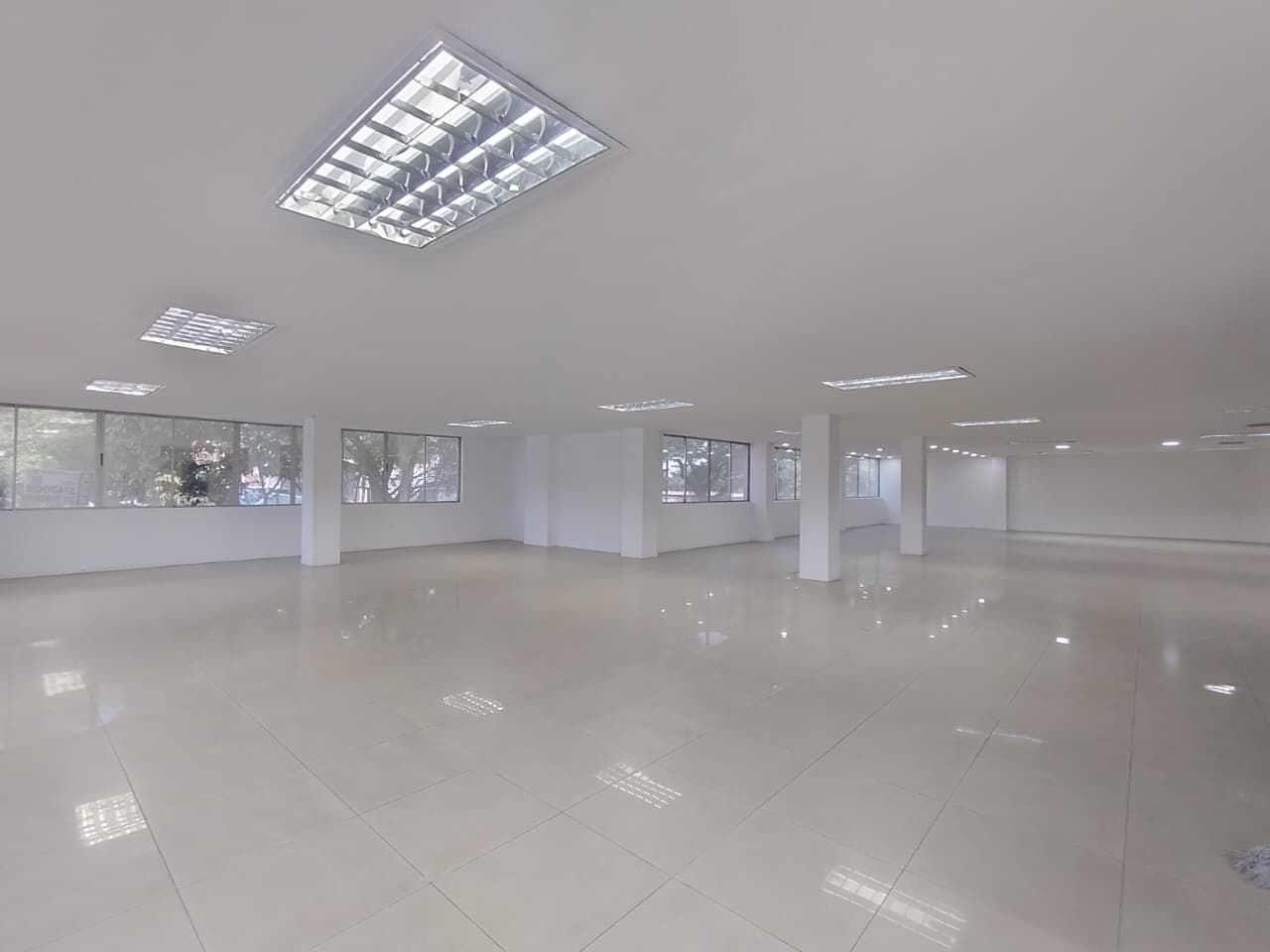 Local Comercial en arriendo Valle Del Cauca Cali Cañaveralejo Seguros Patria 309 m2 Habitaciones 3 Baños 2 Garajes 0 Precio $7500000