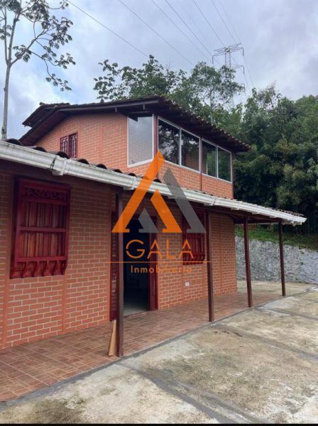 Casa en arriendo o venta Antioquia Caldas Caldas 750 m2 Habitaciones 4 Baños 3 Garajes 0 Precio venta $650000000 Precio arriendo $2200000
