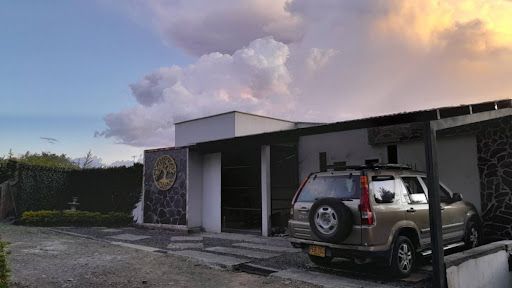 Casa Campestre en arriendo Risaralda Pereira Pereira 450 m2 Habitaciones 4 Baños 5 Garajes 2 Precio $3690000