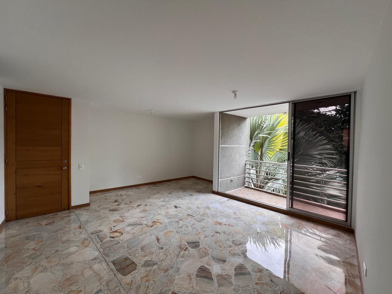 Apartamento en arriendo Antioquia Medellín Lorena 70 m2 Habitaciones 3 Baños 2 Garajes 1 Precio $3500000