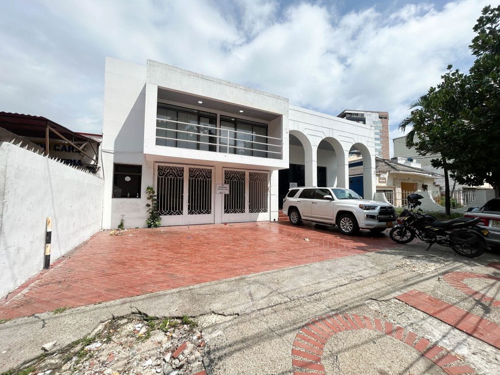 Oficina en arriendo Atlántico Barranquilla America 430 m2 Habitaciones 0 Baños 3 Garajes 2 Precio $12000000