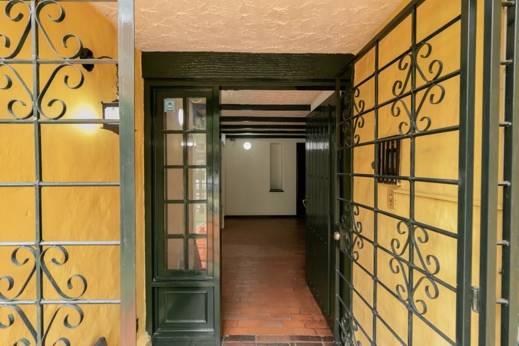Oficina en arriendo Cundinamarca Bogotá Santa Ana Occidental 282 m2 Habitaciones 0 Baños 4 Garajes 3 Precio $8950000