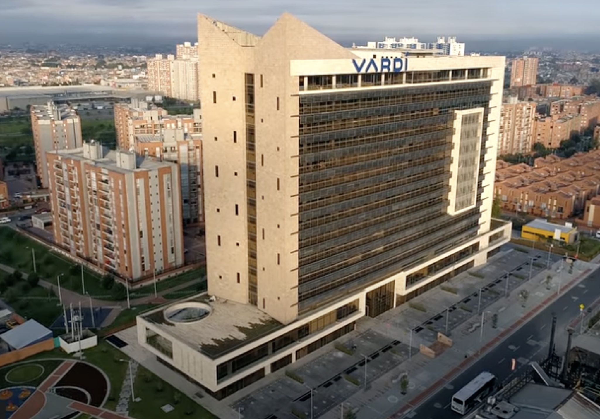 Oficina en arriendo Cundinamarca Bogotá Santa Rosa 40 m2 Habitaciones 0 Baños 0 Garajes 1 Precio $3280000