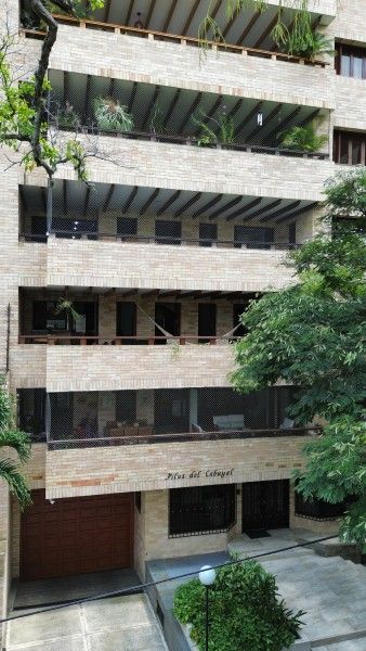 Apartamento en venta Valle Del Cauca Cali Santa Teresita 300 m2 Habitaciones 5 Baños 5 Garajes 3 Precio $1550000000
